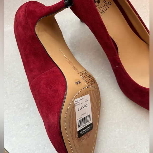 NWT Vince Camuto red suede pumps, Size 8 - Picture 3 of 4